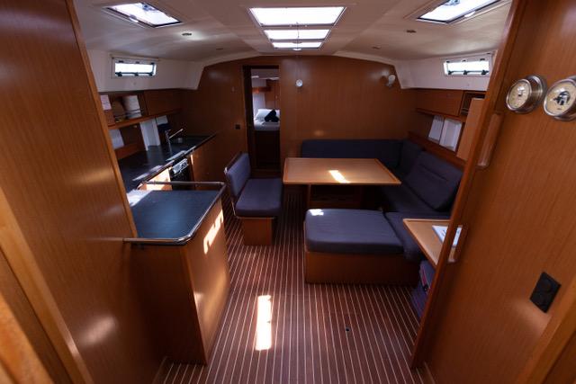 Cloe | Bavaria 45 photo 2