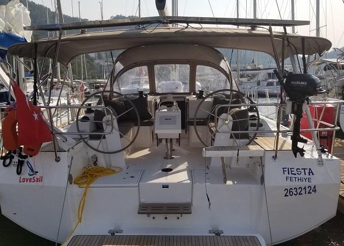 Fiesta | Bavaria C42 photo 3