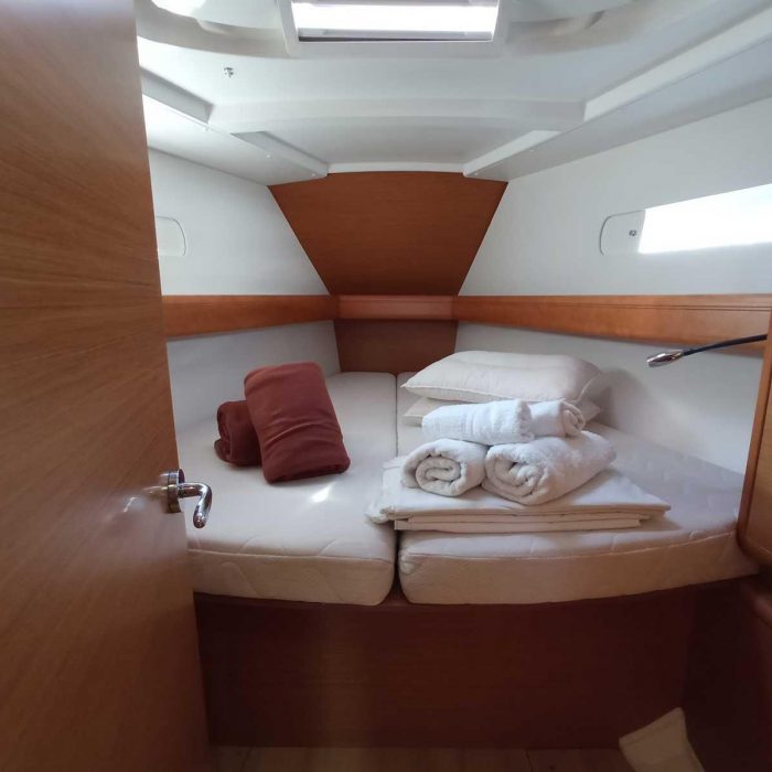 Blue Swan | Sun Odyssey 439 photo 6 Blue Swan | Sun Odyssey 439 photo 6
