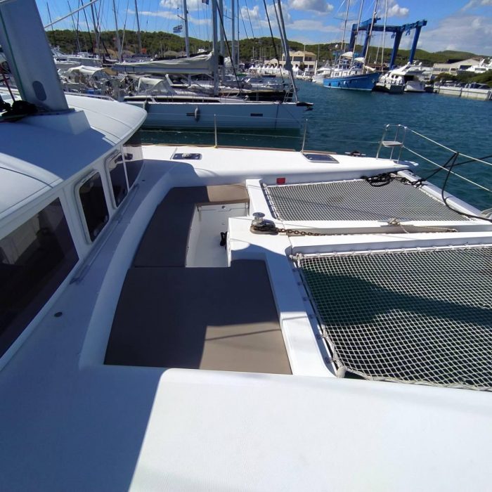 Azraq | Lagoon 450 Fly photo 21