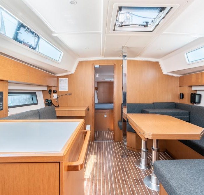 Avra | Bavaria C42 photo 9