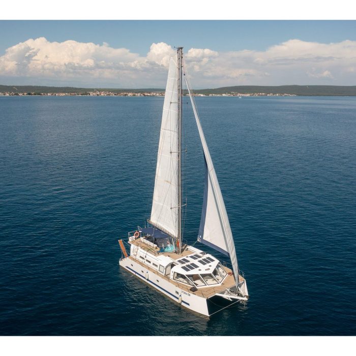 UPWIND 50 | Catamaran photo 3