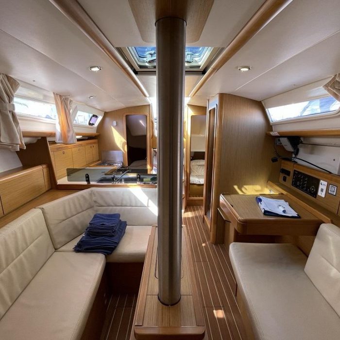 Mala | Sun Odyssey 36i photo 18