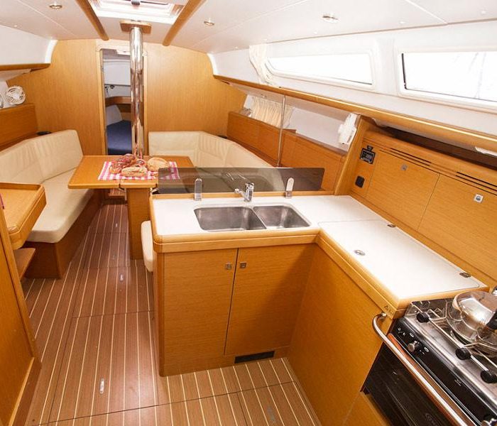 Izella | Sun Odyssey 36i photo 4 Izella | Sun Odyssey 36i photo 4
