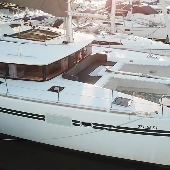 Diva | Lagoon 450 Fly photo 16