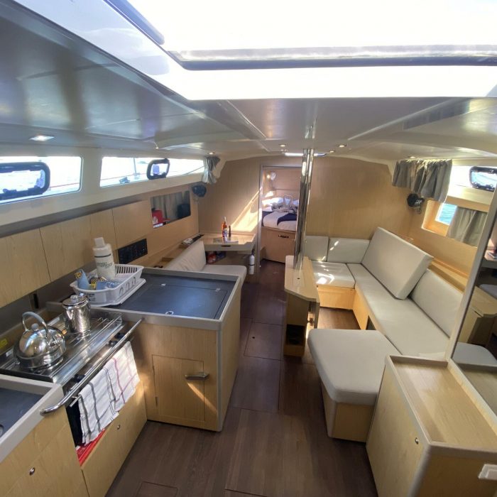 Take a bow | Beneteau 41 photo 13