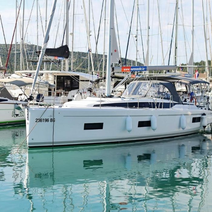 Summertime | Bavaria C42 photo 5