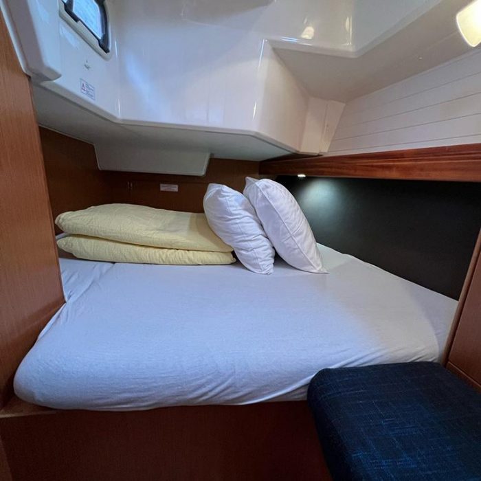 Jugo | Bavaria Cruiser 37 photo 22