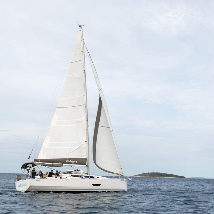 LINA 2020 (new sails 2024., air condition) | Elan E5 photo 1