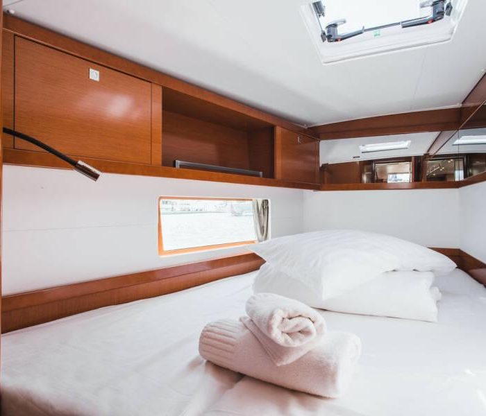 Esther | Oceanis 55 - 4 + 1 cab. photo 17