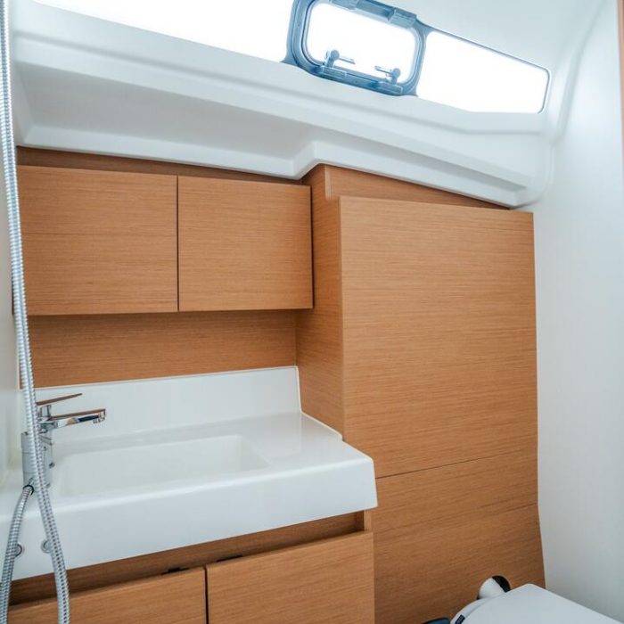 Phoenix - Comfort line | Sun Odyssey 380 photo 14