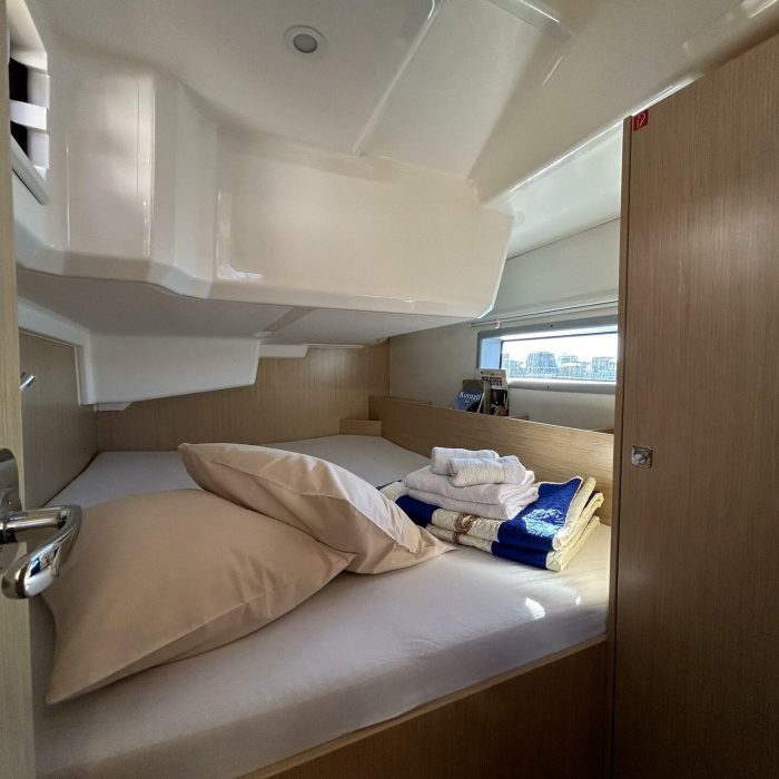 Asterix | Bavaria C38 photo 22