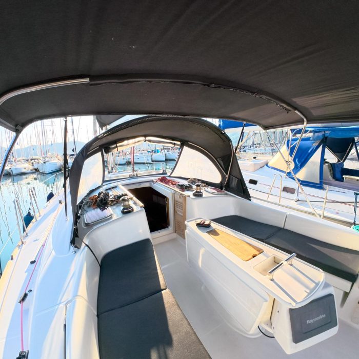 Classic | Oceanis 43 photo 2