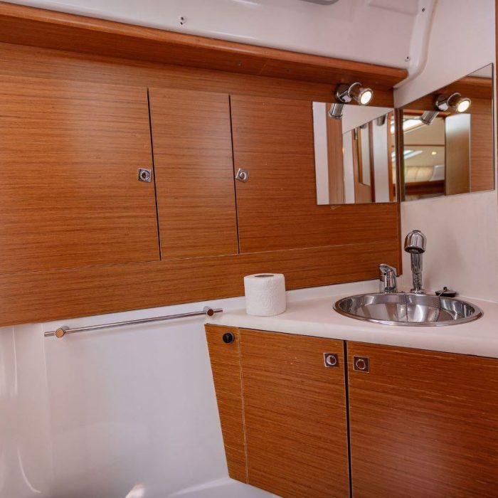 Ana B. | Sun Odyssey 49i photo 35