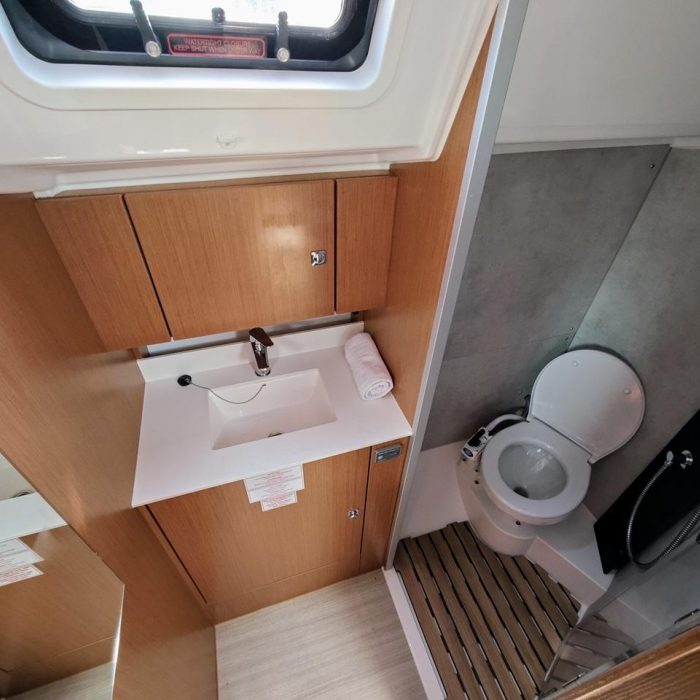Zen | Bavaria C42 photo 15