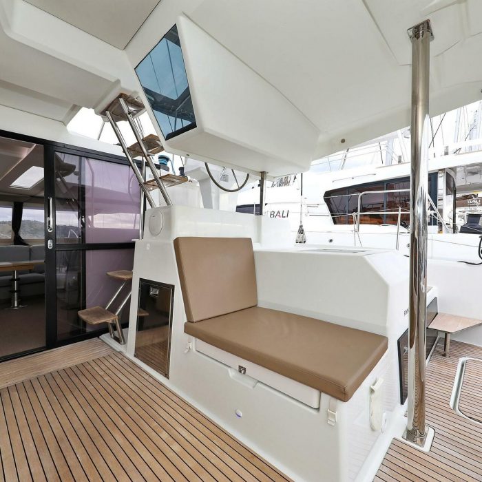 Martin V | Fountaine Pajot Saona 47 Quintet photo 9