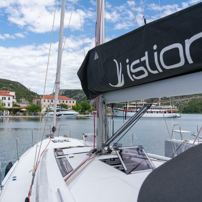 First Friendship | Oceanis 51.1 photo 10
