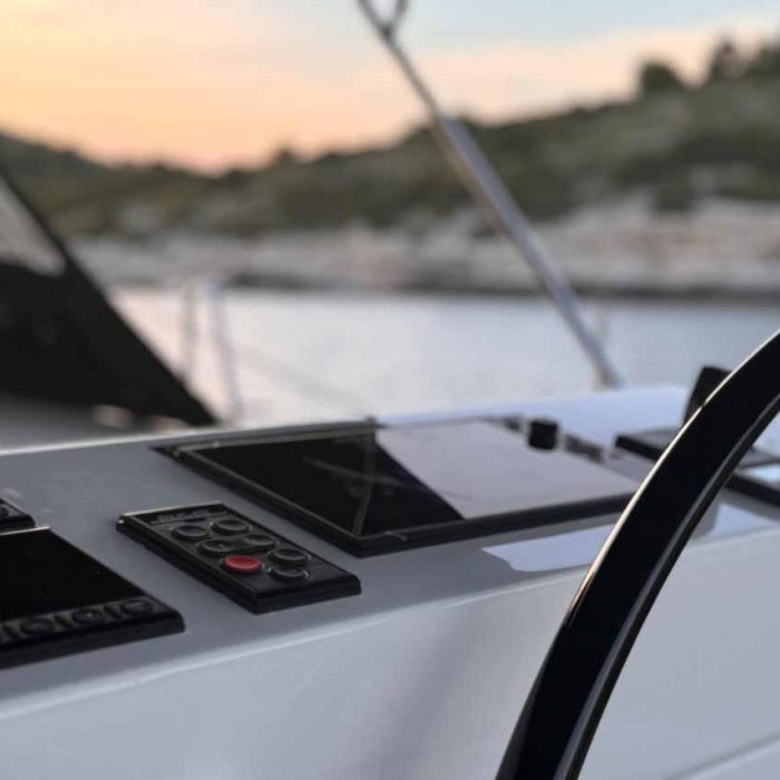 F-ONE | Bavaria C57 Style - 4 + 1 cab. photo 9