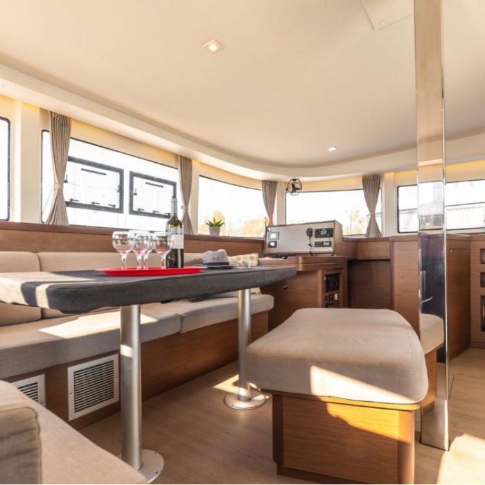 Amici | Lagoon 42 photo 5