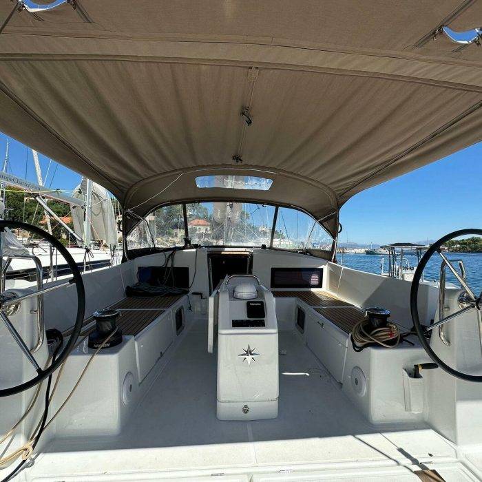 Izzy | Sun Odyssey 490 photo 4