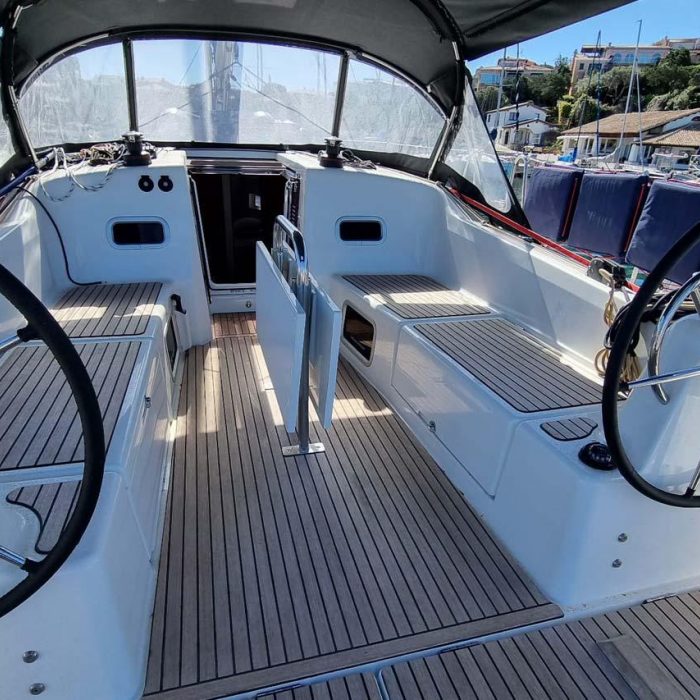 Bella Mia | Sun Odyssey 380 photo 4