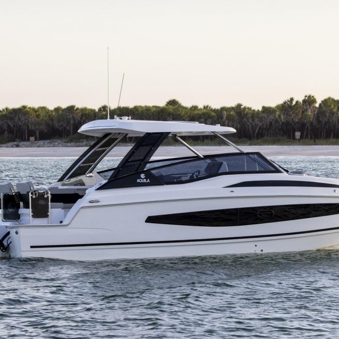 Batcat | Aquila 32 Sport photo 10