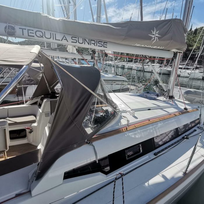 Tequila Sunrise | Sun Odyssey 389 photo 2