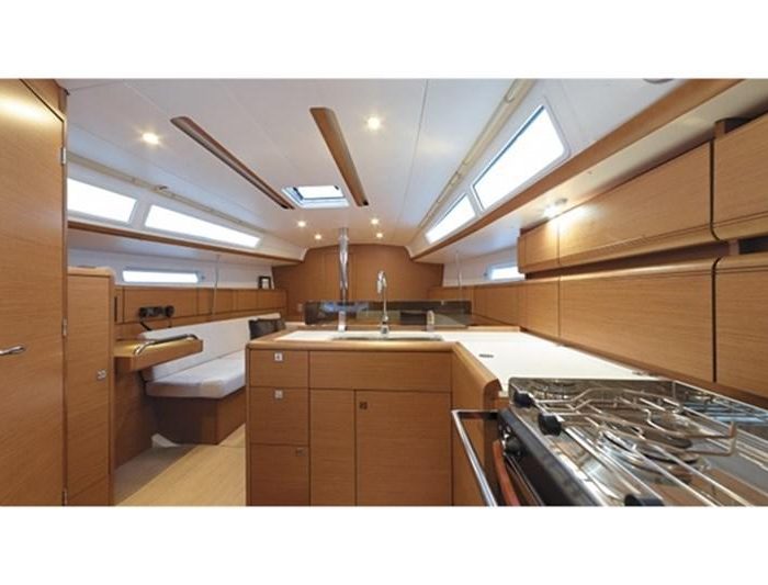 Maluna | Sun Odyssey 389 (3Cab) photo 5
