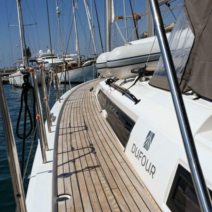 La Familia | Dufour 470 photo 3