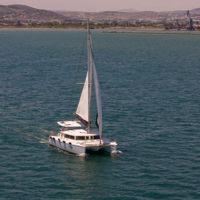 Amelia | Lagoon 420 photo 3