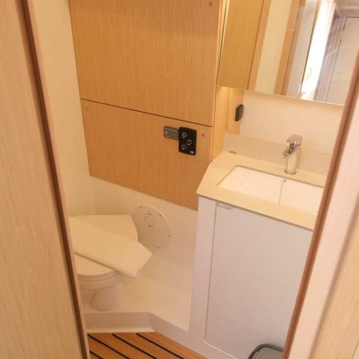 Daviana | Bavaria C46 photo 21