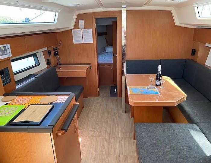 Kalispera | Bavaria C42 photo 3