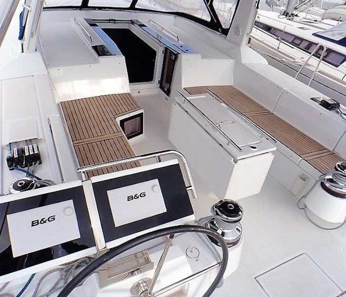 LUCKY TRADER | Oceanis 55 photo 6