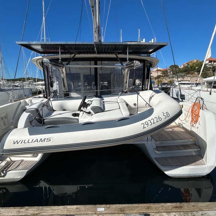 Millennium Falcon | Lagoon 40 photo 4
