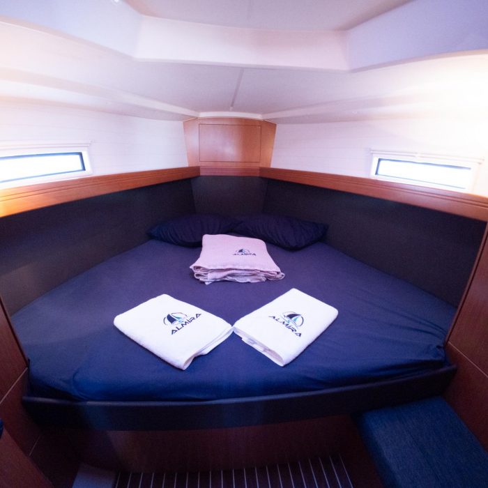 Almira | Bavaria Cruiser 37 photo 10