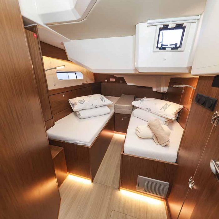 Aquila | Bavaria C46 photo 16