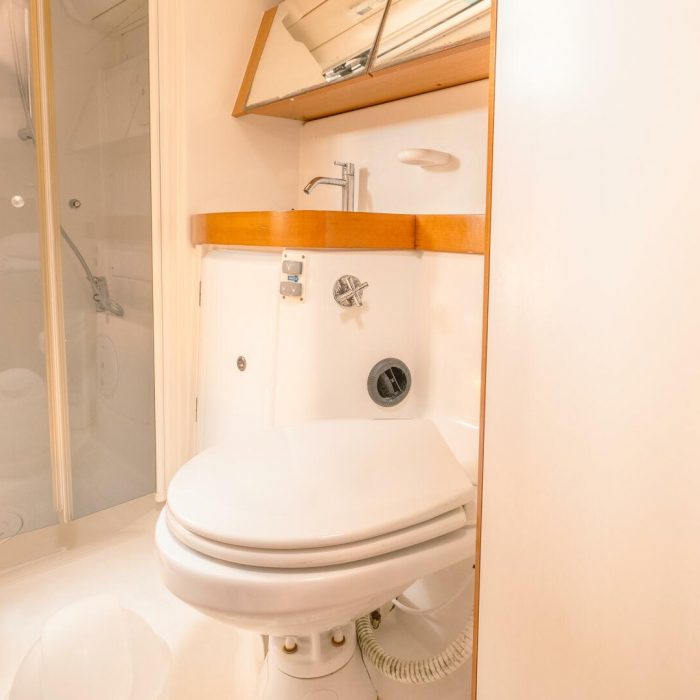 Premium | Oceanis 40 photo 31