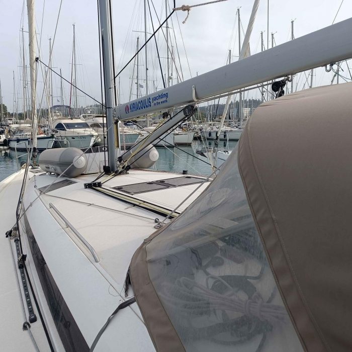 FUNKY ONE | Sun Odyssey 440 photo 2