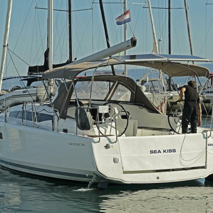Sea Kiss | Sun Odyssey 380 photo 1