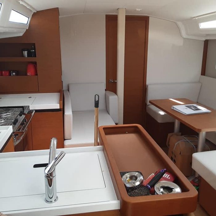 Circe | Sun Odyssey 410 photo 11