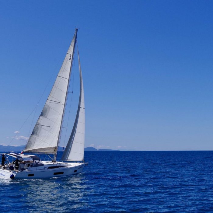 Emma -  Water maker, Solar Panel | Oceanis 46.1 photo 3