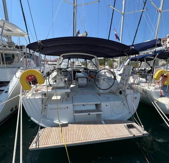 Amandine III | Oceanis 41.1 photo 2