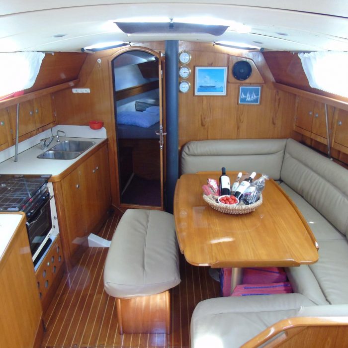 Calma | Sun Odyssey 37.1 photo 6 Calma | Sun Odyssey 37.1 photo 6