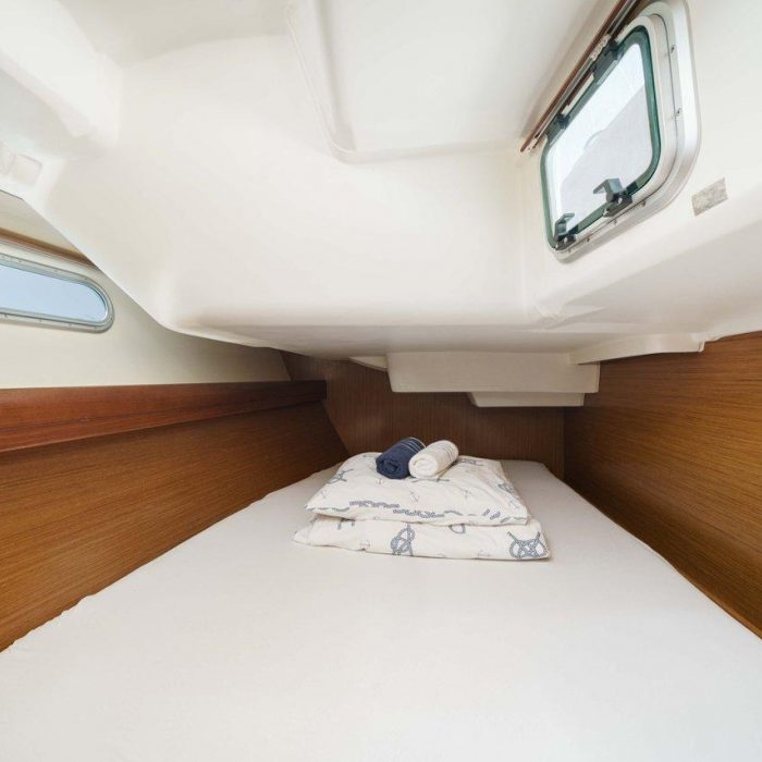 Ema | Sun Odyssey 42i photo 28