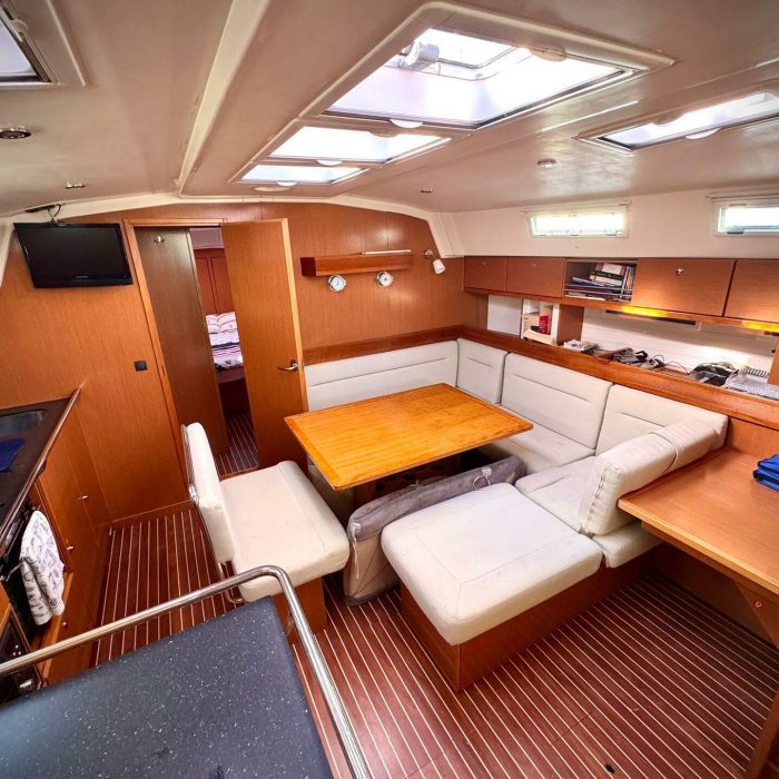 Shoogle | Bavaria Cruiser 45 photo 12