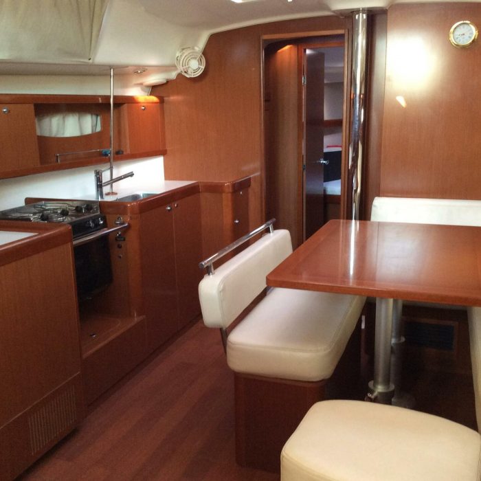 Seacret | Oceanis 43 photo 7