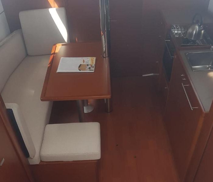 Matilde | Oceanis 38.1 photo 5