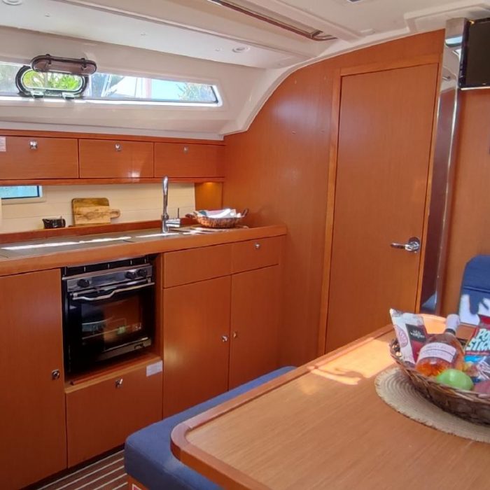 Sake | Bavaria 41 Cruiser photo 11