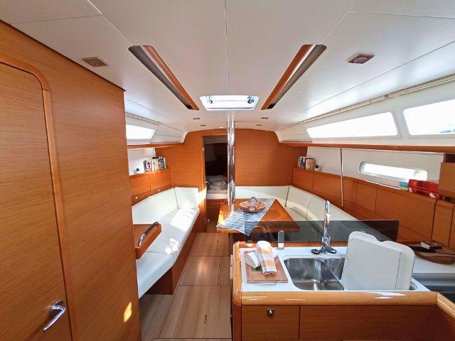 SO379-14L | Sun Odyssey 379 photo 3 SO379-14L | Sun Odyssey 379 photo 3