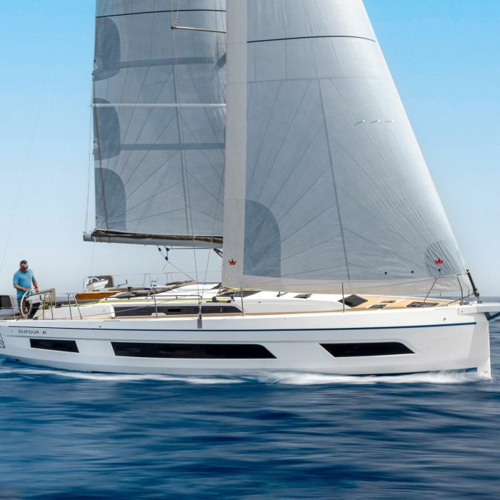 Asteria | Dufour 41 photo 3
